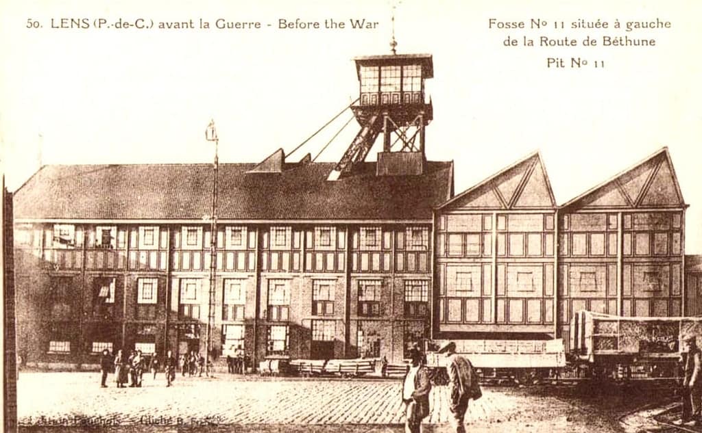 Carte postale ancienne de la Fosse 11 de Loos-en-Gohelle, lieu stratégique mentionné dans ce Combat occupation 1914.
