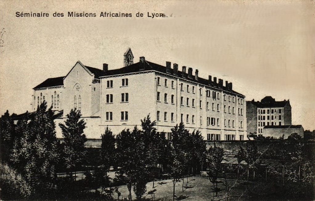 Le séminaire des Missions Africaines de Lyon, 150 cours Gambetta, sur une carte postale du début du XXe siècle
