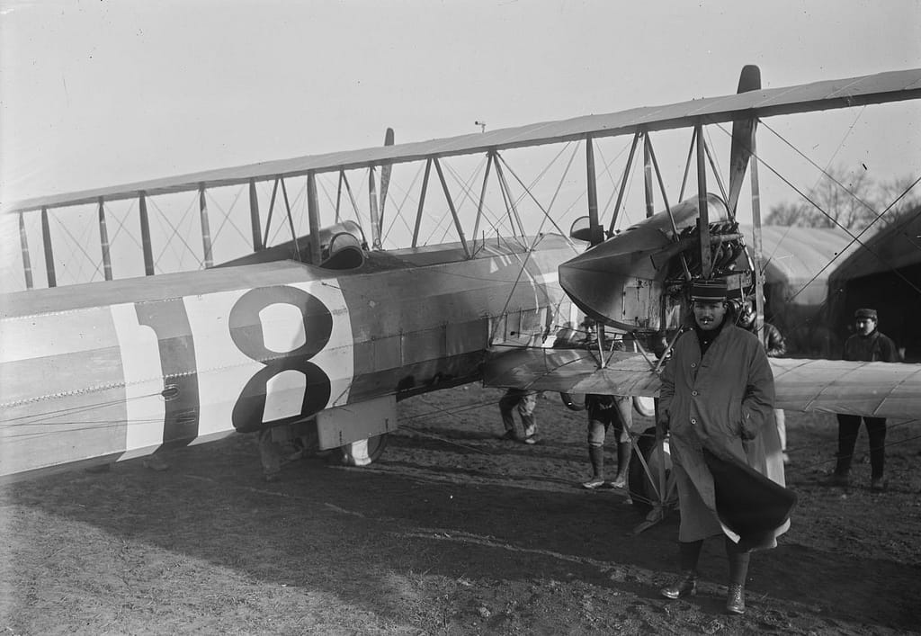 Avion biplace Caudron R4, appareil de reconnaissance où prenaient place le pilote et l'observateur - prêtres aviateurs 1914-1918