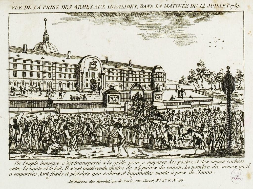 Vue de la prise des armes aux Invalides dans la matinée du 14 juillet 1789 — la foule s'empare des canons et des fusils