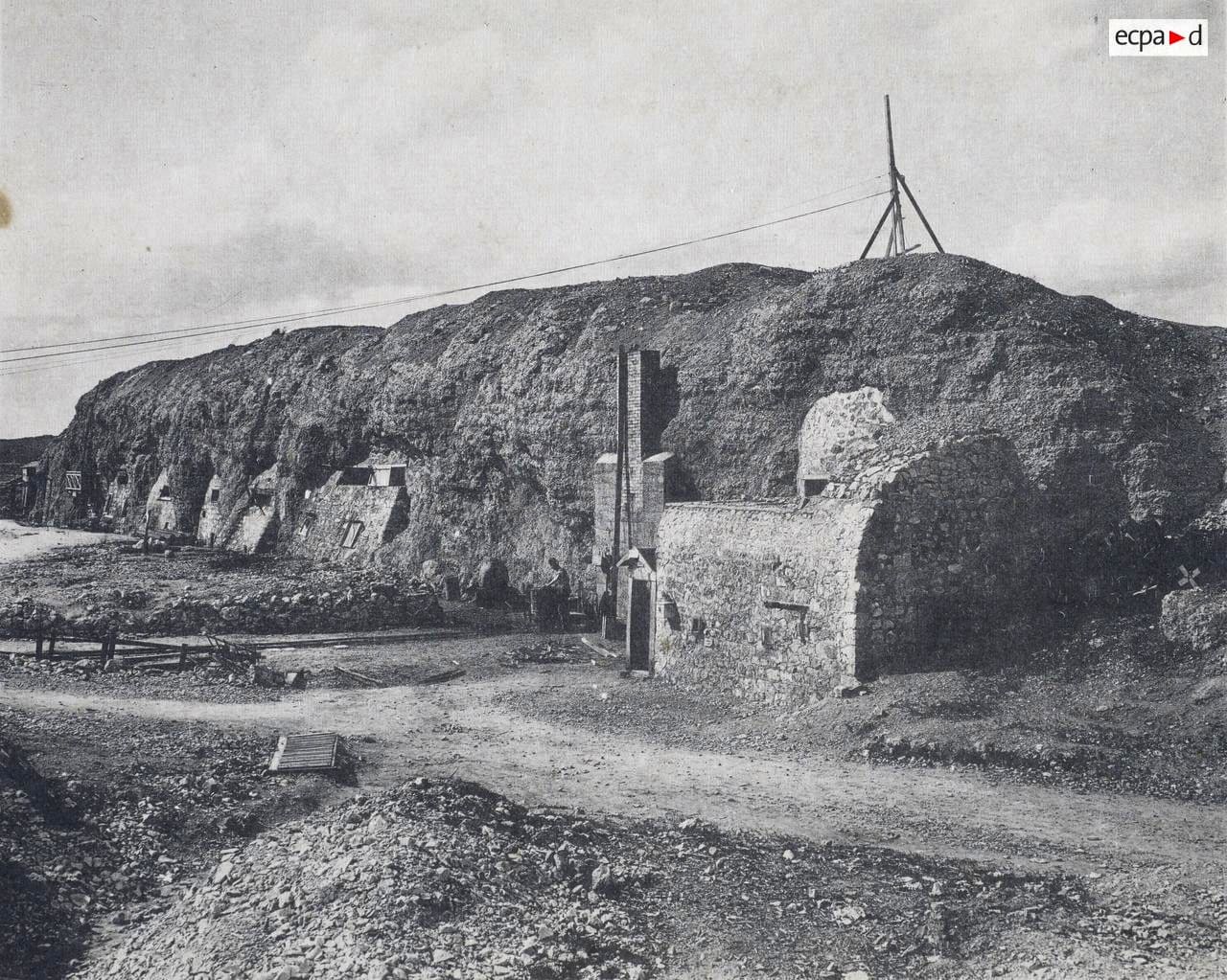 Le fort de Vaux (Meuse) bouleversé par les bombardements de 1916, secteur où Joseph Cyrille Victor DELTOUR a été tué le 3 juin 1916.
