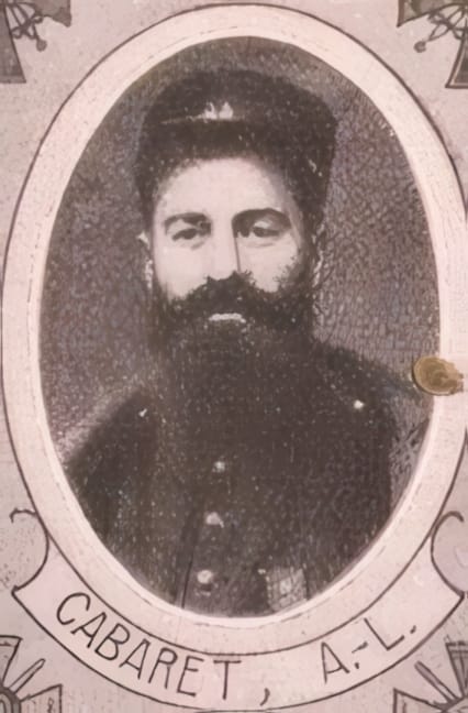 Portrait de CABARET Alphonse Léon, curé de Sainte-Sabine puis de Saint-Léonard-de-Louplande, prêtre soldat de la Première Guerre mondiale
