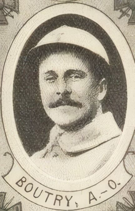 Portrait de BOUTRY Adrien-Octave, vicaire à la cathédrale d'Évreux, infirmier-aumônier, prêtre soldat de la Première Guerre mondiale
