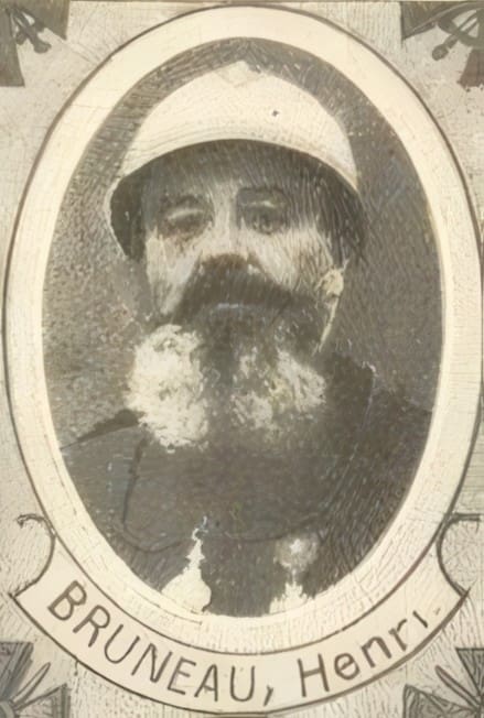 Portrait de BRUNEAU Henry, vicaire à Saint-Augustin à Lyon — aumônier volontaire, prêtre soldat de la Première Guerre mondiale