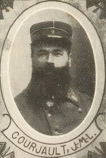 Portrait de COURJAULT Joseph Marie Louis, curé, prêtre soldat de la Première Guerre mondiale