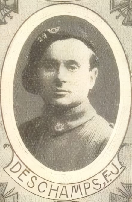 Portrait de DESCHAMPS François Julien, prêtre — professeur (Coll. St-Vincent, Rennes) — aumônier, prêtre soldat de la Première Guerre mondiale