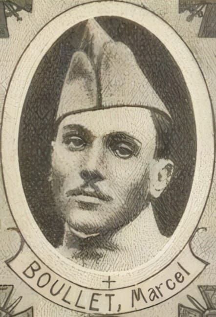 Portrait de BOULLET André Étienne Marie Marcel, clerc tonsuré, sous-lieutenant mitrailleur, prêtre soldat de la Première Guerre mondiale