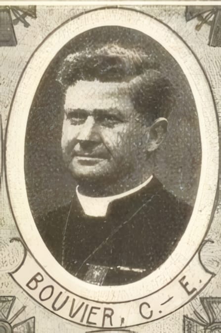 Portrait de BOUVIER Camille-Élie, missionnaire de Notre-Dame du Chêne, aumônier bénévole, prêtre soldat de la Première Guerre mondiale