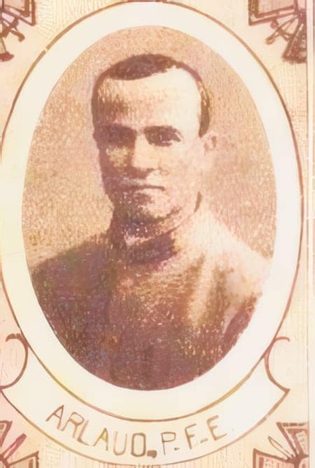Portrait de Paul-Firmin-Édouard Arlaud, curé du diocèse de Nîmes, aumônier militaire, Livre d'or du Clergé 1914-1918