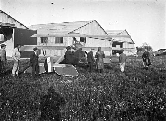 Aérodrome militaire de Villacoublay en 1916, où l'abbé Georges Bernet du diocèse de Nancy servit comme infirmier avant son décès à Versailles le 27 mai 1917