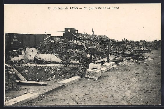 Ruines de la gare de Lens sous occupation allemande — ce qui reste de la gare, 1914-1918